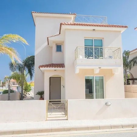 George's Lux * Protaras