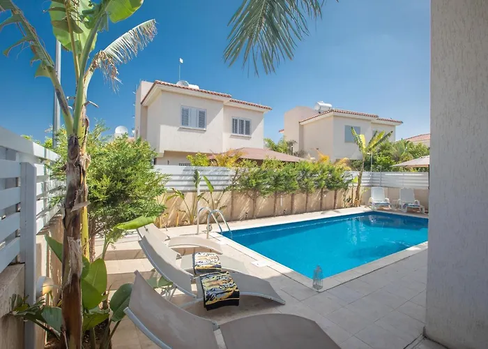 Villa George's Lux Protaras