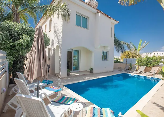 George's Lux Protaras