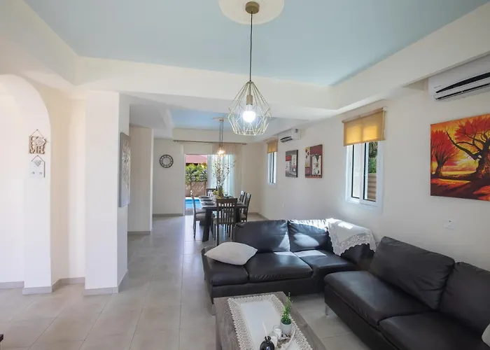 George's Lux Villa *